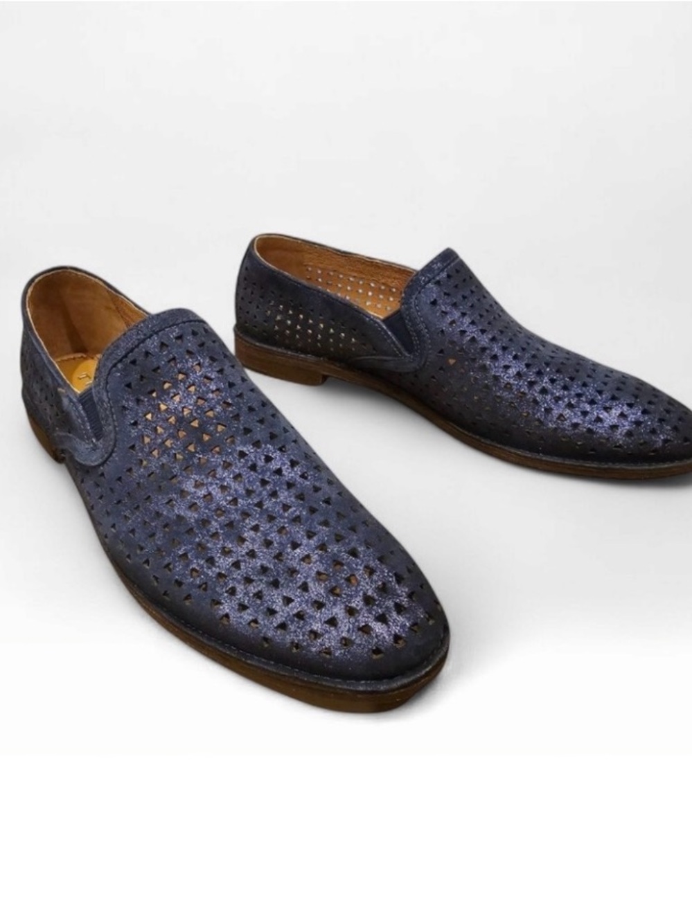 TRASK Ali Women Metallic Blue Perforated Suede Slip On Flat Loafers 7M